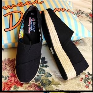 NWT BOBS BY SKECHERS  Women's Black Slip-On espadrille Shoes SIZE 9.5
